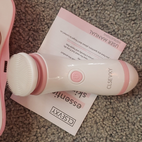 Four Piece Professional Grooming and Facial Cleansing System Set - Picture 4 of 17